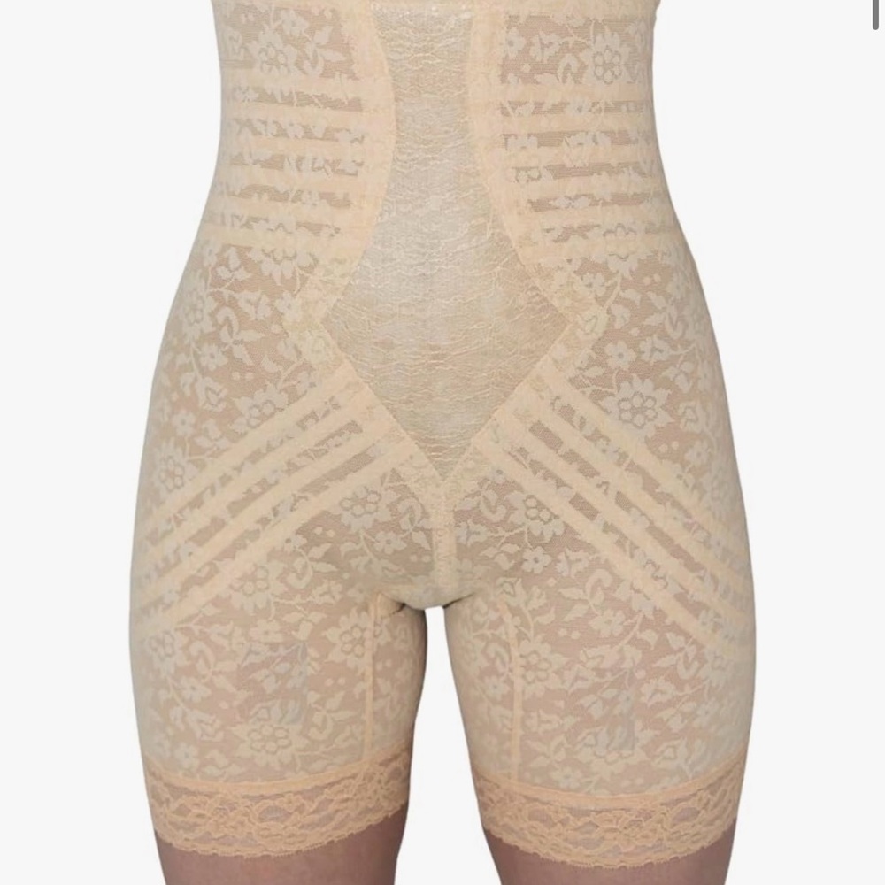 High-Waist Lace Shaping Shorts - Cream